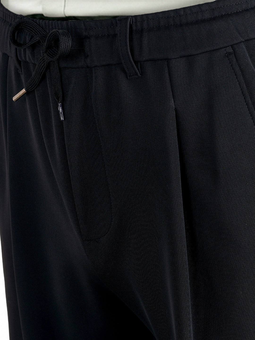Men's Black Regular Fit Solid Casual Trousers