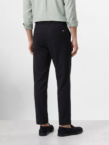 Men's Black Regular Fit Solid Casual Trousers