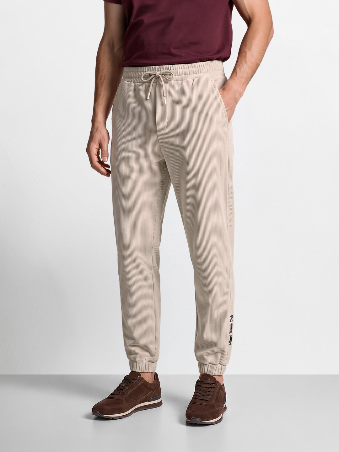 Men's White Relaxed Fit Solid Casual Joggers