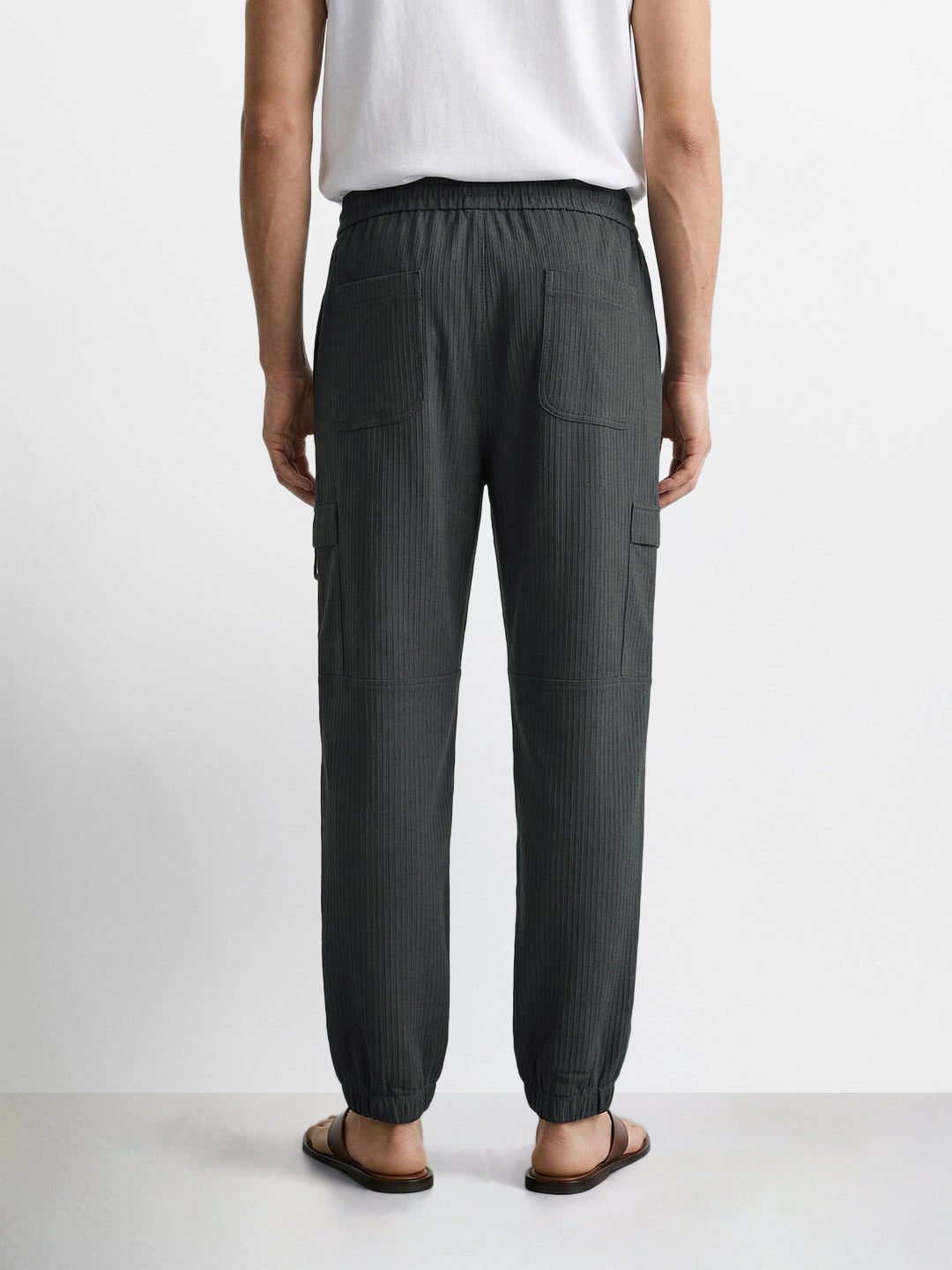 Men's Grey Relaxed Fit Solid Casual Joggers