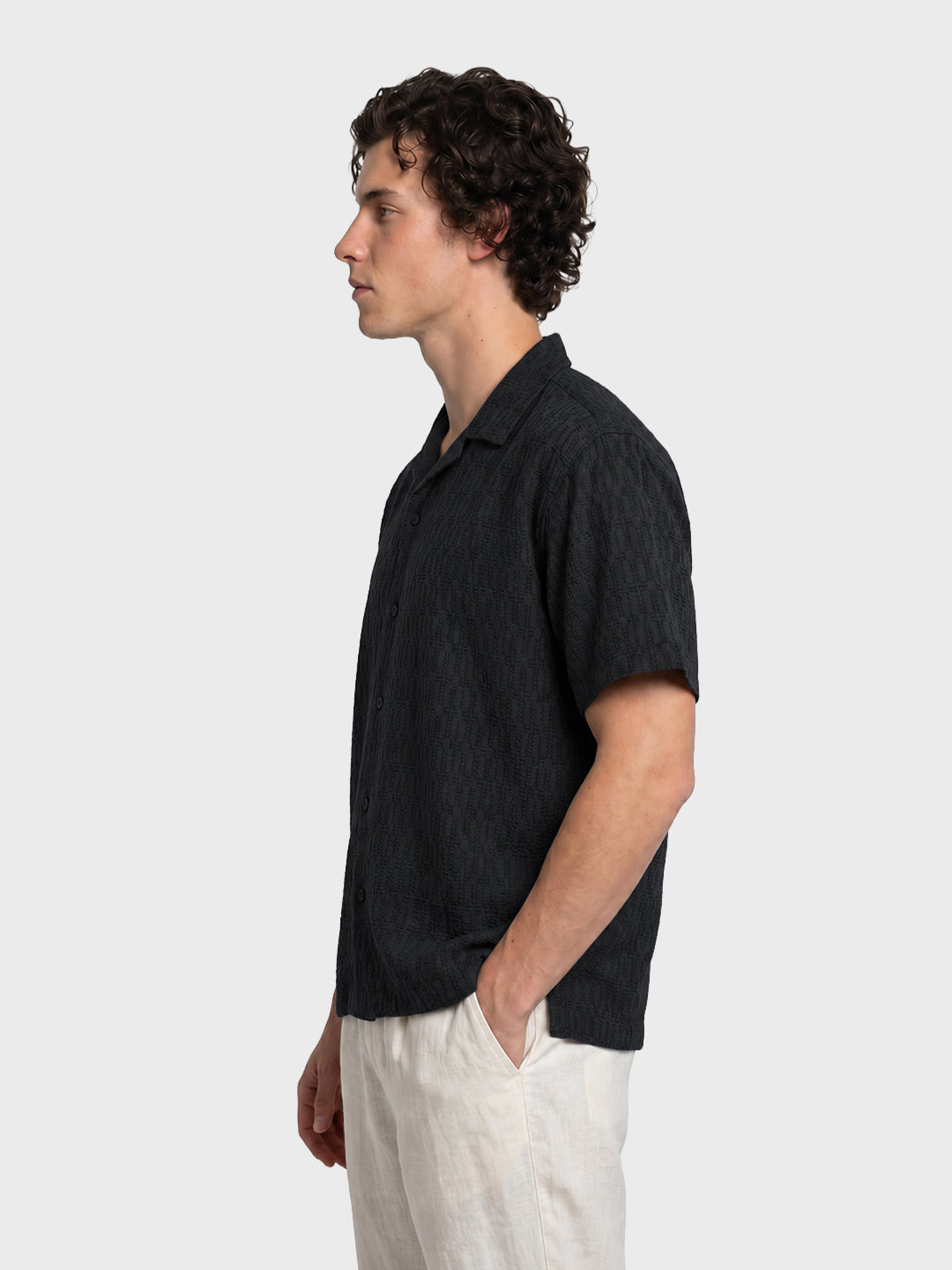 Men's Black Relaxed Fit Solid Casual Shirt