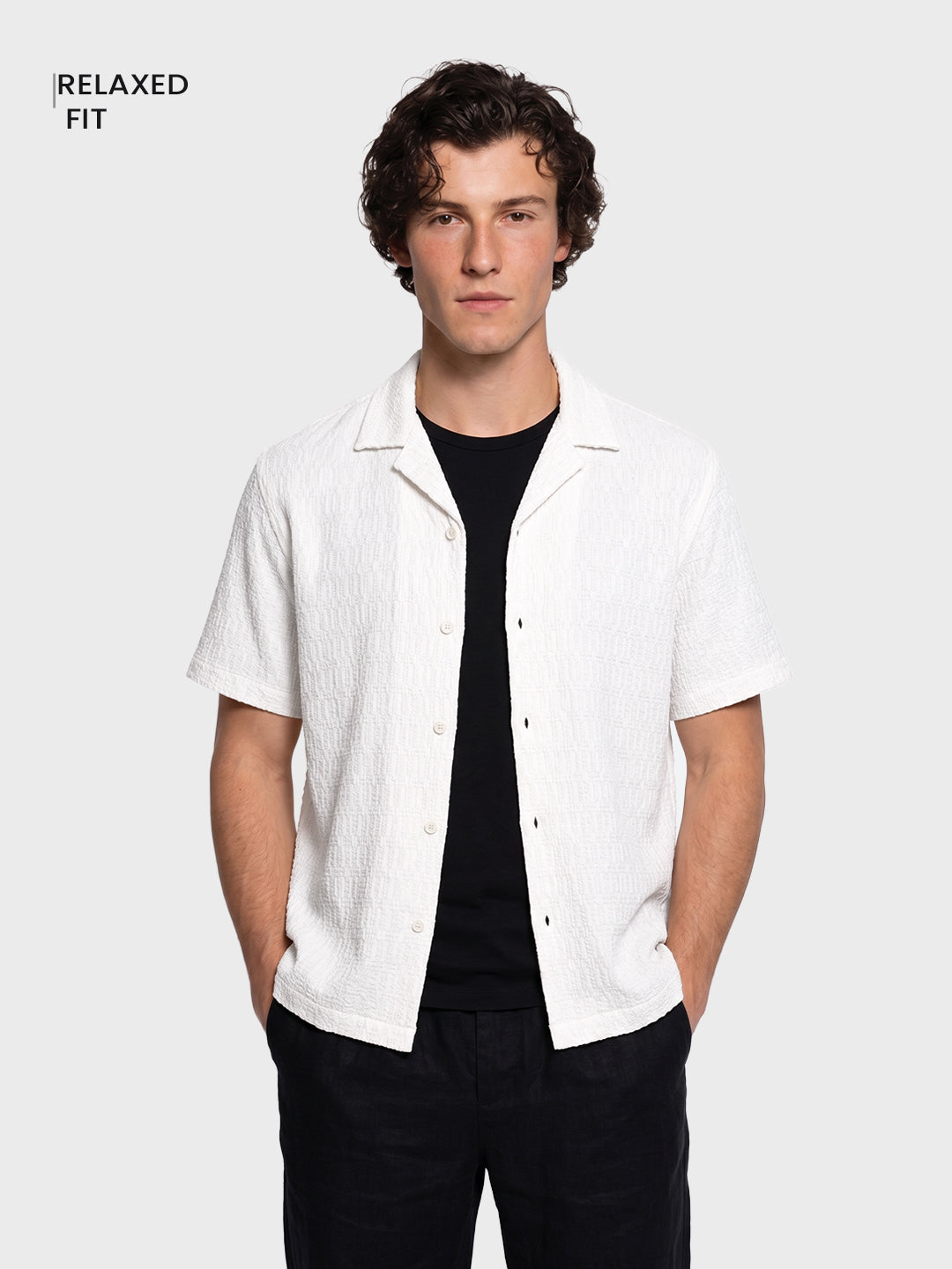Men's White Relaxed Fit Solid Casual Shirt