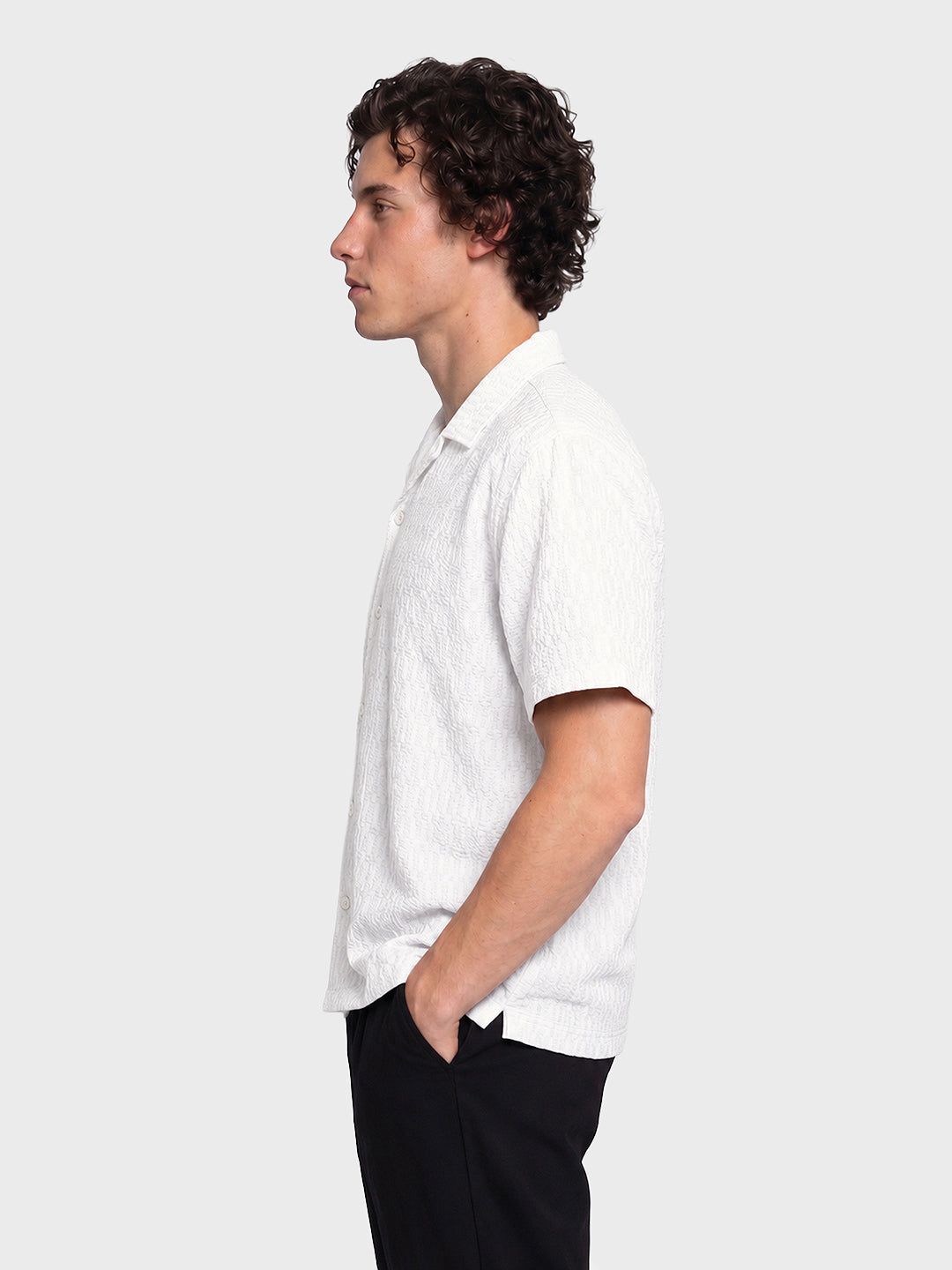 Men's White Relaxed Fit Solid Casual Shirt