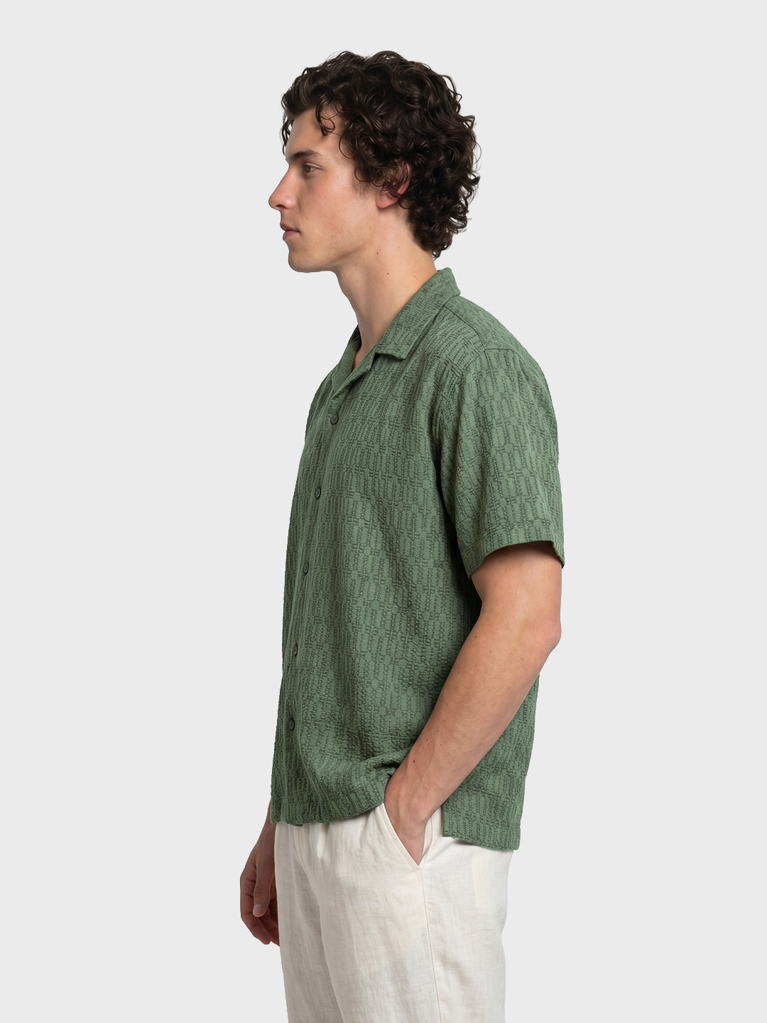 Men's Green Relaxed Fit Solid Casual Shirt