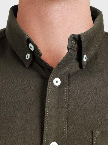 Men's Green Slim Fit Solid Casual Shirt