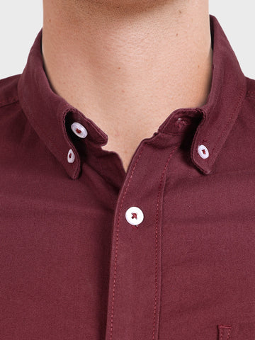 Men's Maroon Slim Fit Solid Casual Shirt
