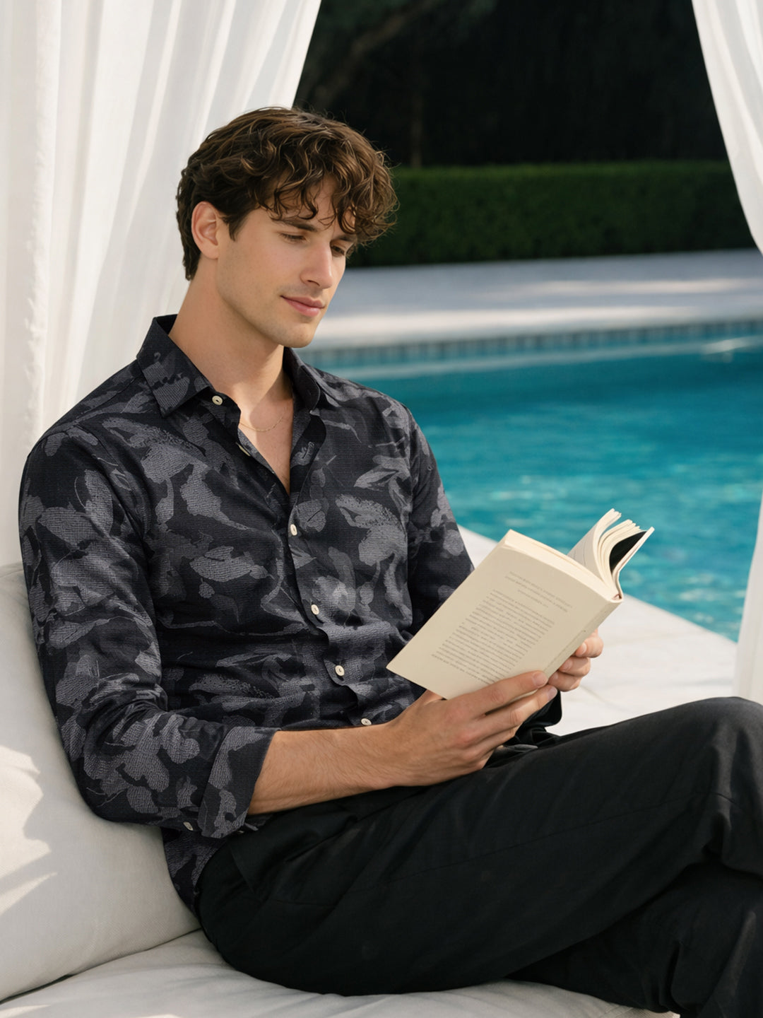 Men's Black Slim Fit Printed Casual Shirt