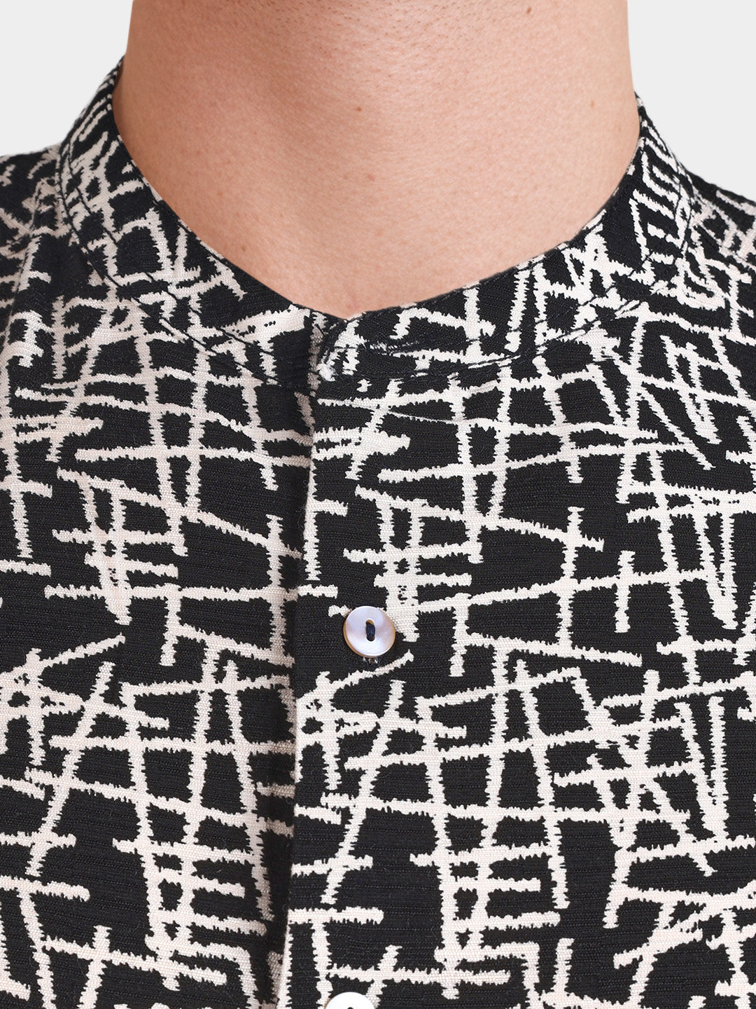 Men's Black Regular Fit Printed Casual Shirt