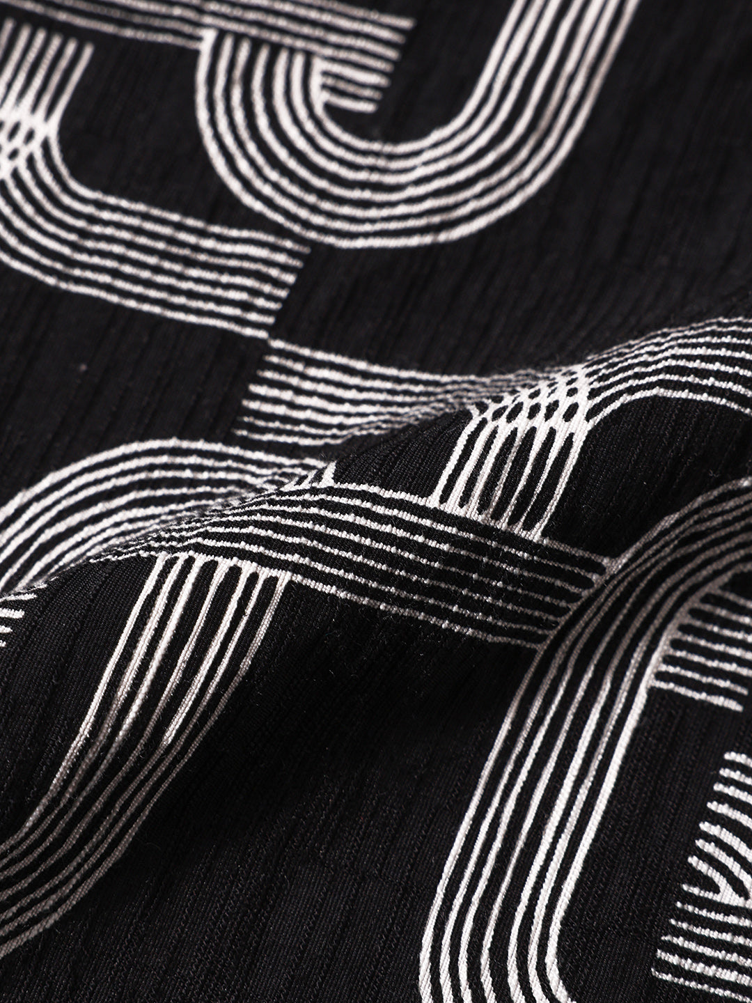 Men's Black Relaxed Fit Printed Casual Shirts