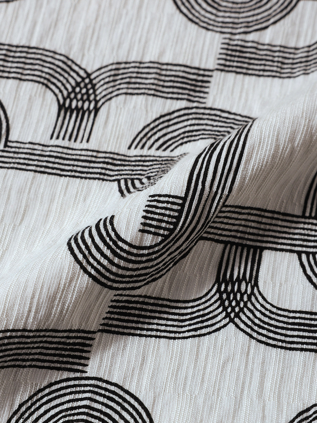 Men's Cream Relaxed Fit Printed Casual Shirts