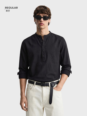 Men's Black Regular Fit Solid Casual Shirt