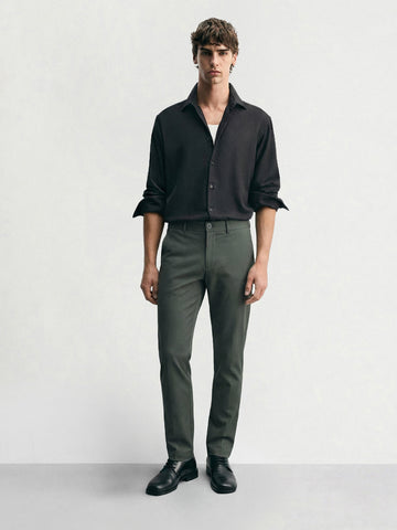 Men's Green Slim Fit Solid Casual Chinos