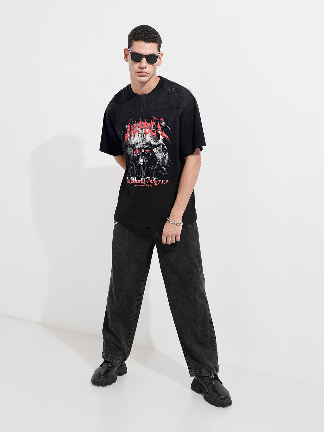 Men's Black Relaxed Fit Graphic Street Wear T-Shirt