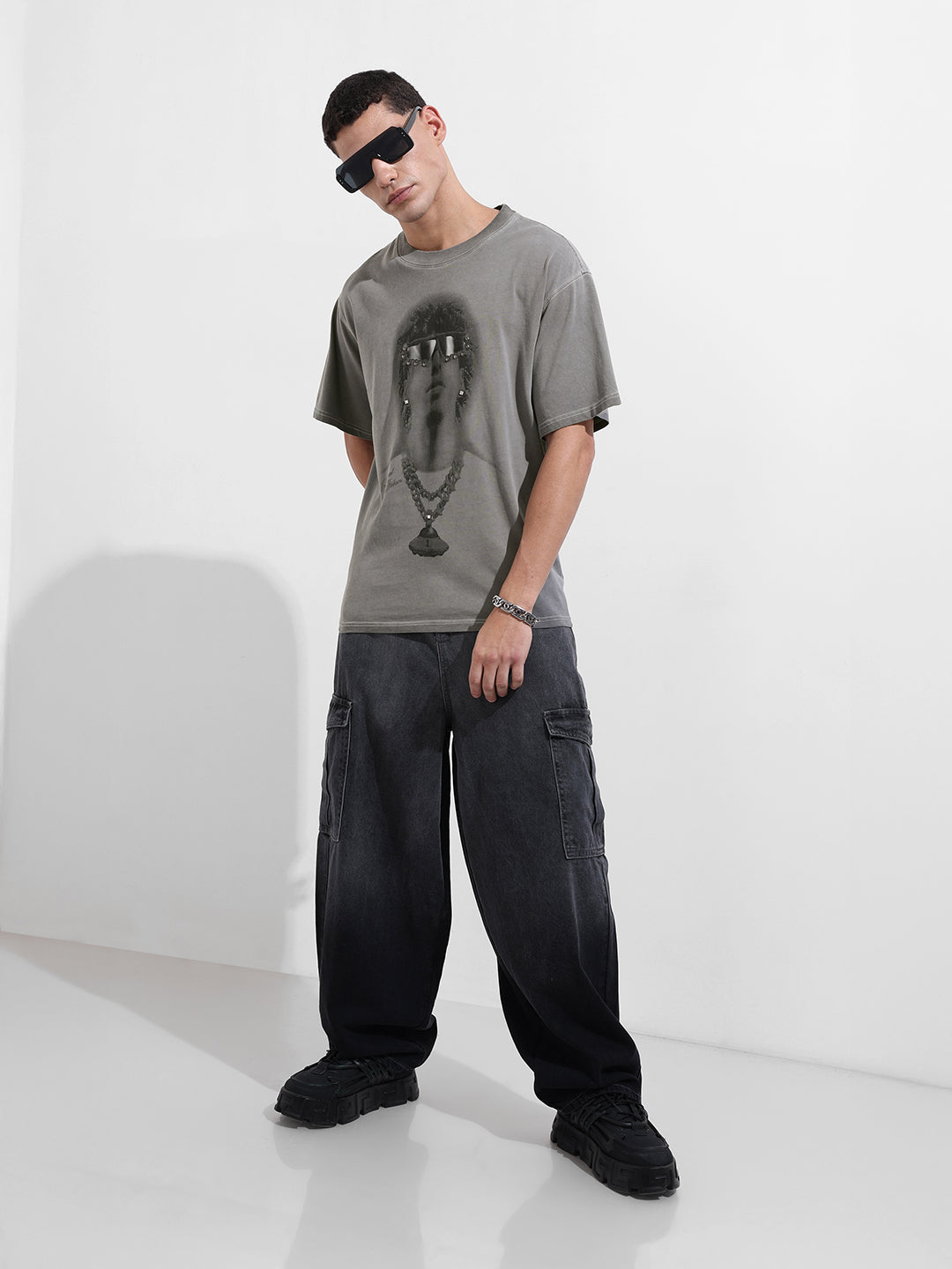 Men's Grey Relaxed Fit Graphic Street Wear T-Shirt
