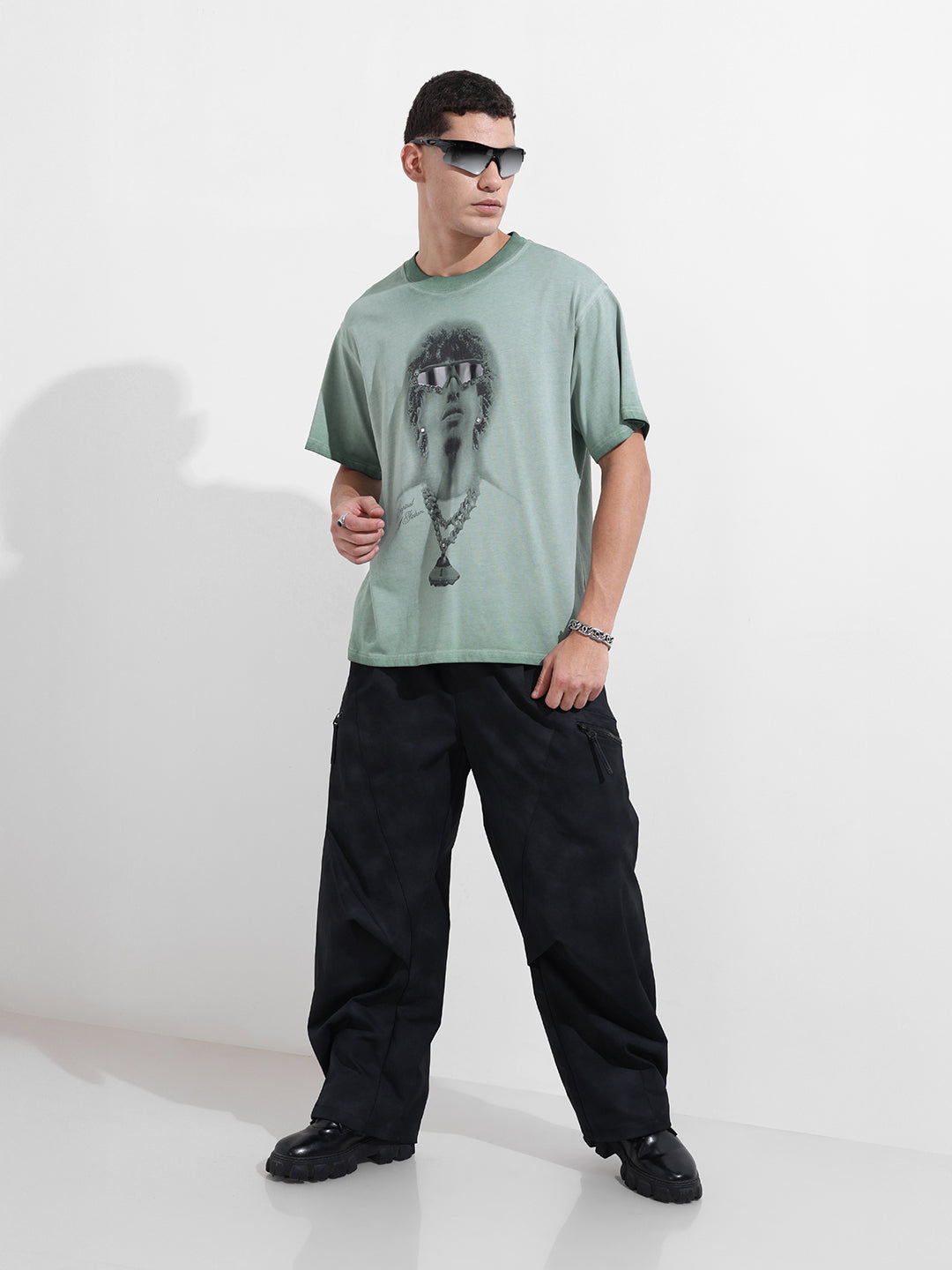 Men's Green Relaxed Fit Graphic Street Wear T-Shirt