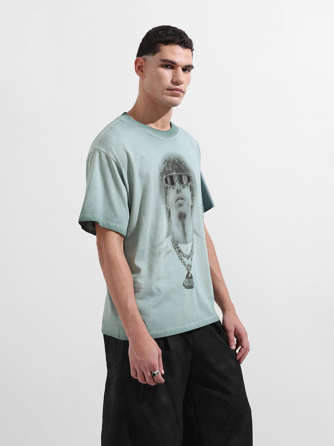 Men's Green Relaxed Fit Graphic Street Wear T-Shirt
