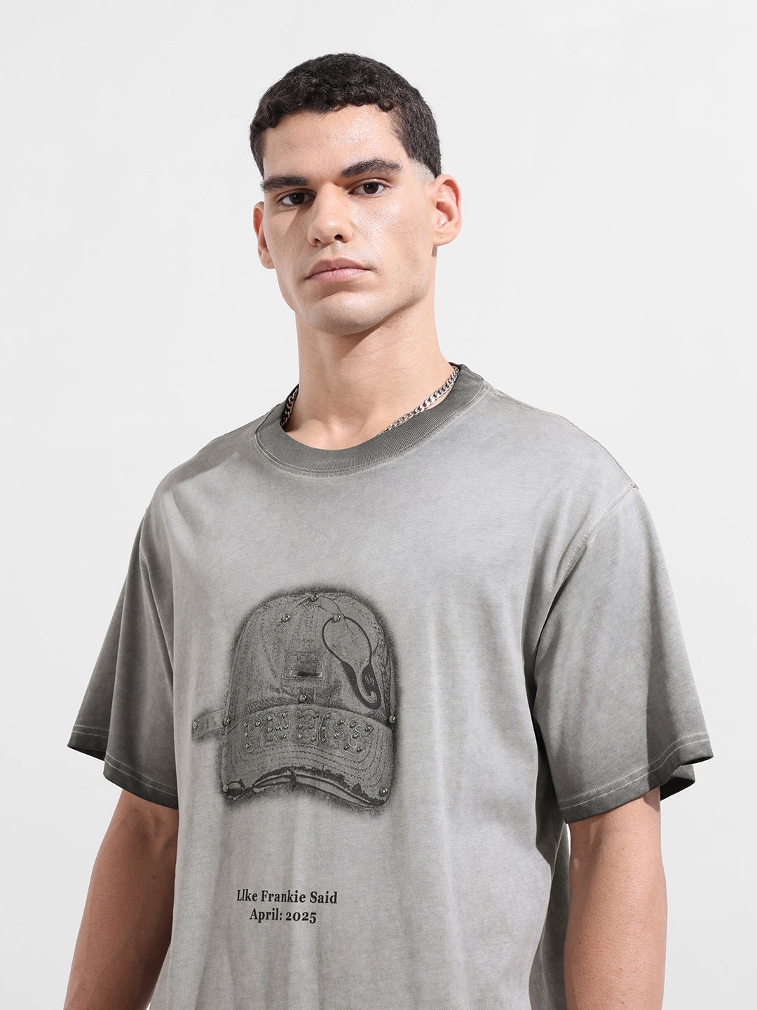 Men's Grey Relaxed Fit Graphic Street Wear T-Shirt