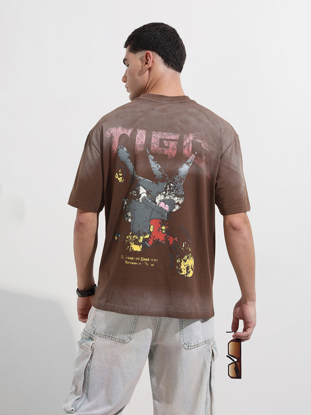 Men's Brown Relaxed Fit Graphic Street Wear T-Shirt