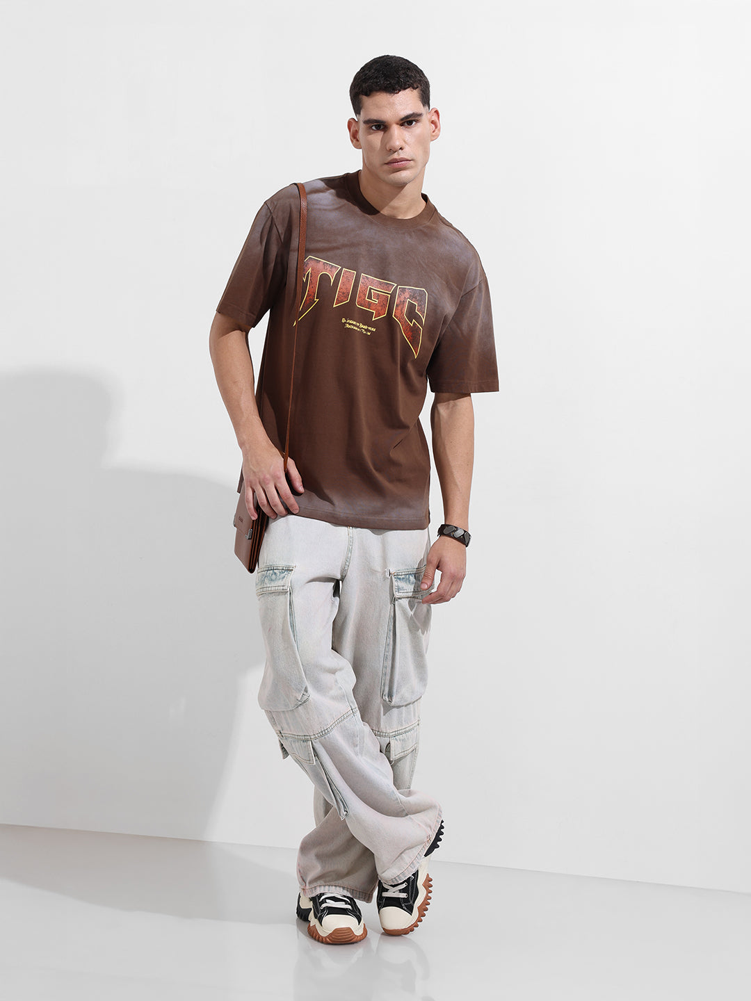 Men's Brown Relaxed Fit Graphic Street Wear T-Shirt