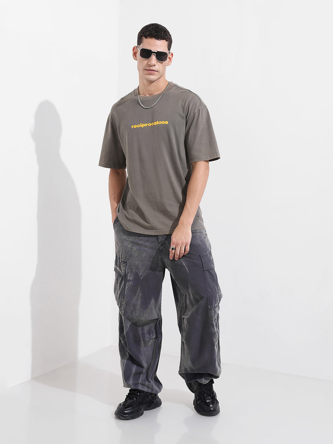 Men's Grey Relaxed Fit Graphic Street Wear T-Shirt