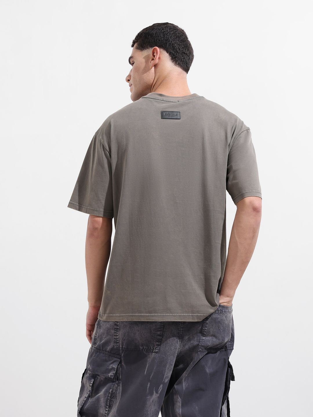 Men's Grey Relaxed Fit Graphic Street Wear T-Shirt