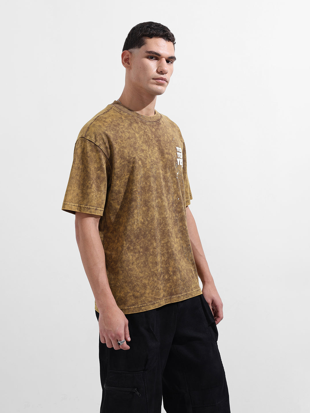 Men's Yellow Relaxed Fit Graphic Street Wear T-Shirt