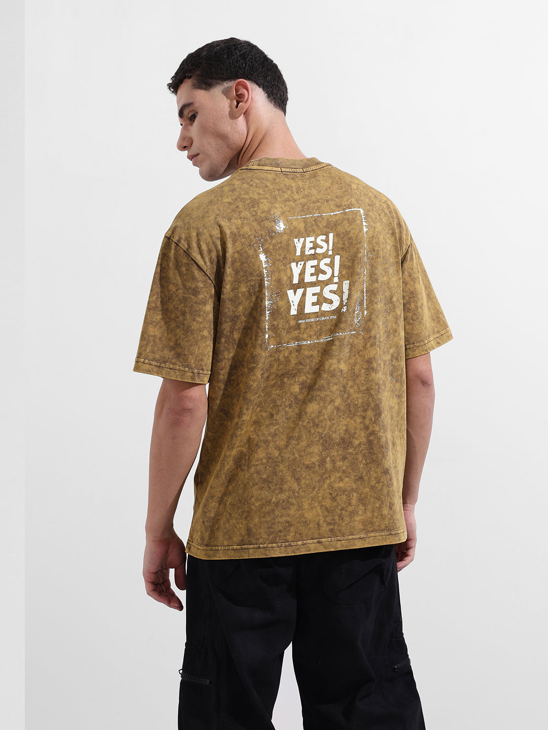 Men's Yellow Relaxed Fit Graphic Street Wear T-Shirt