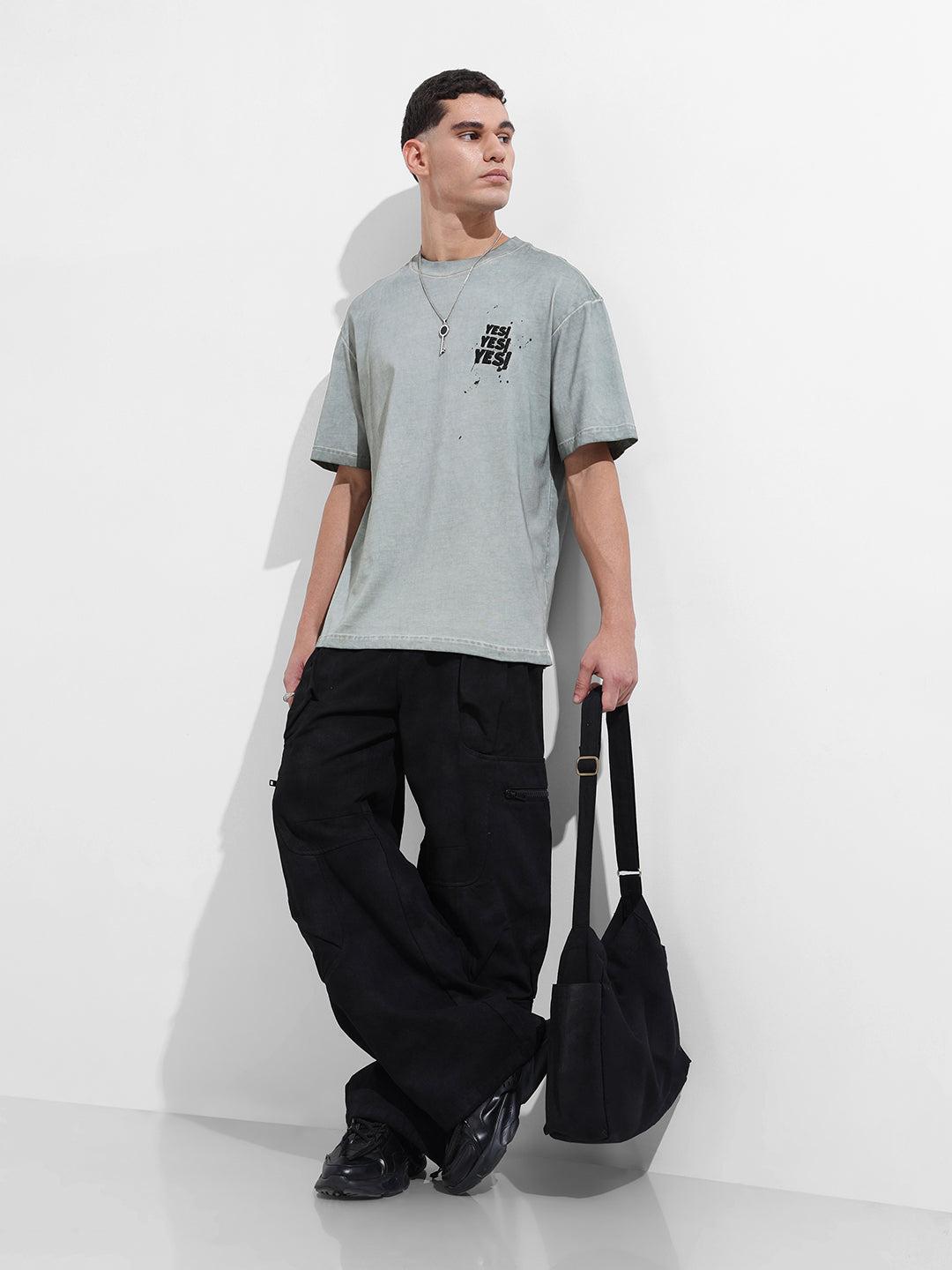 Men's Grey Relaxed Fit Graphic Street Wear T-Shirt