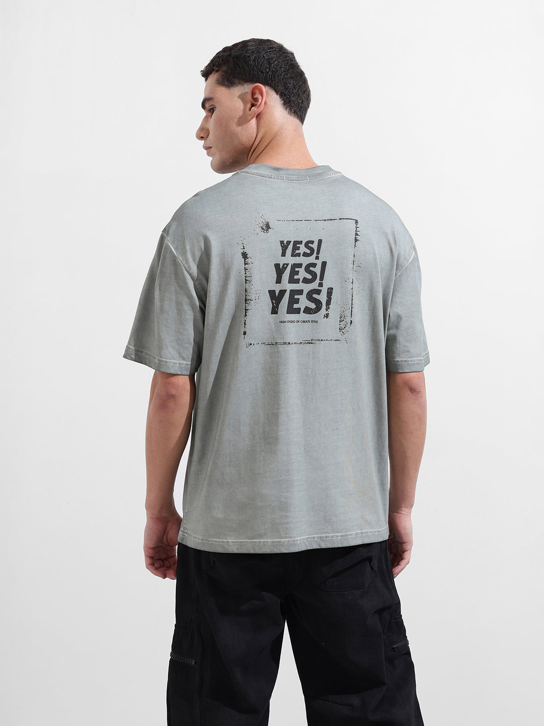 Men's Grey Relaxed Fit Graphic Street Wear T-Shirt