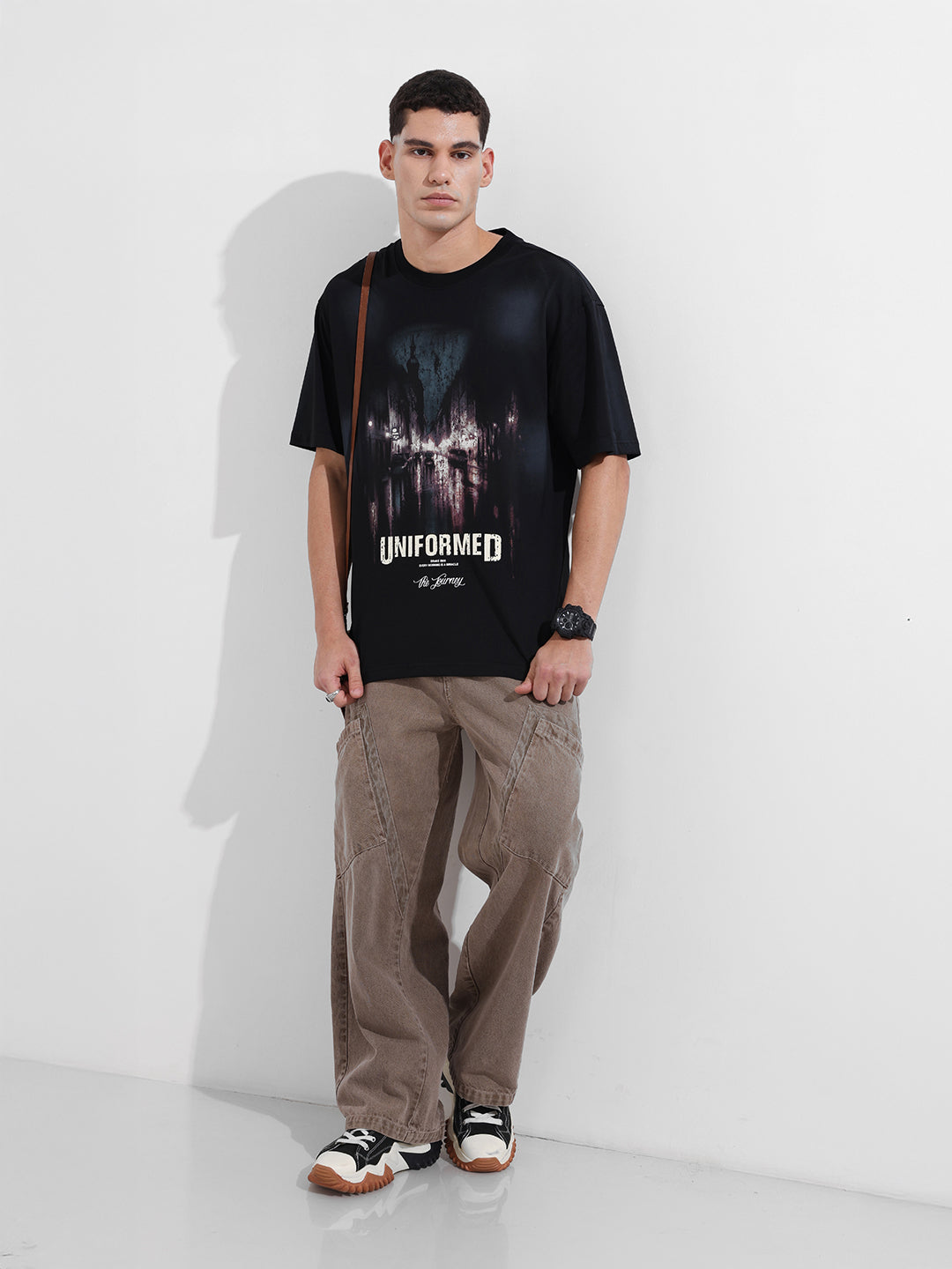 Men's Black Relaxed Fit Graphic Street Wear T-Shirt