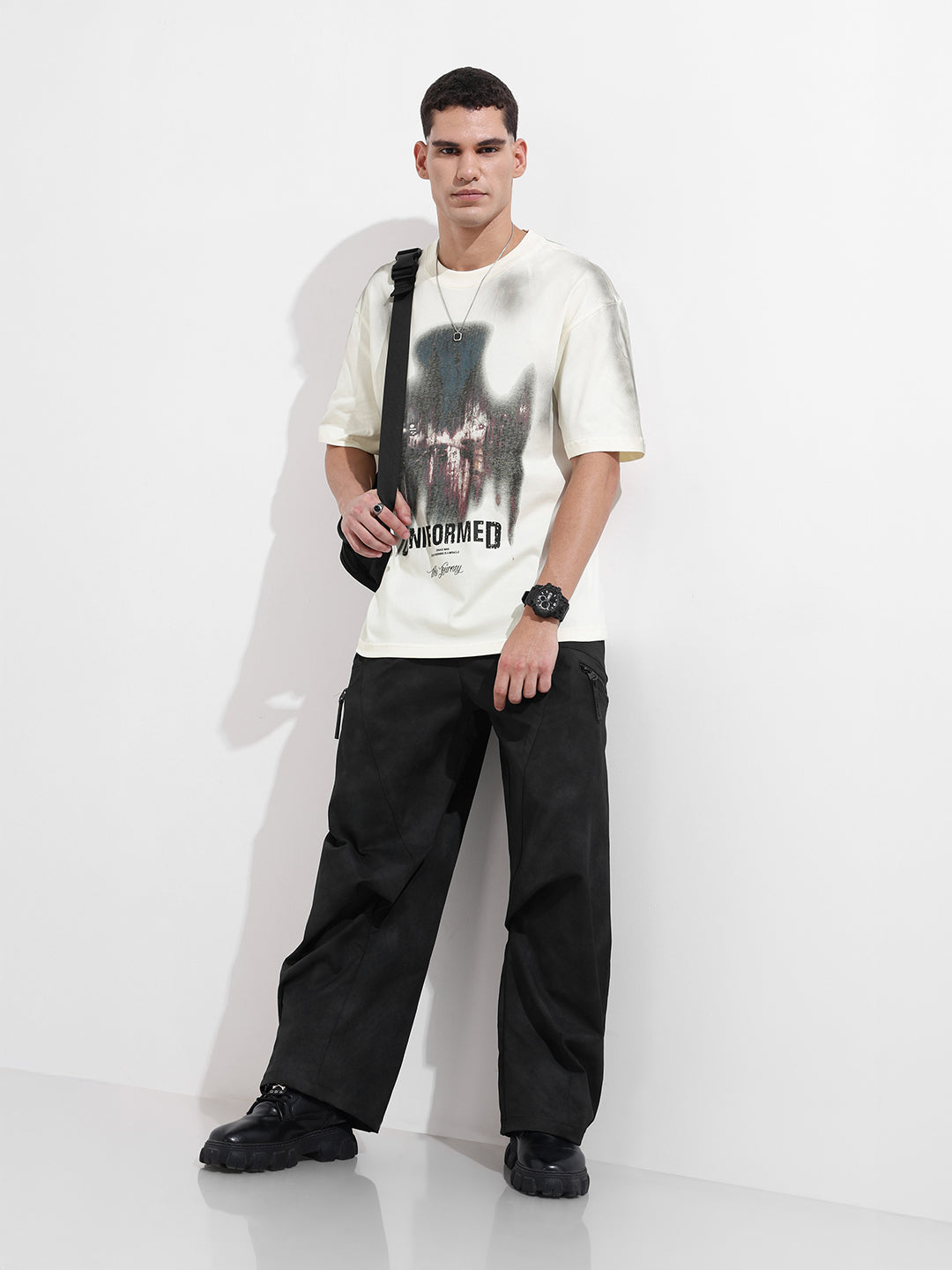 Men's Cream Relaxed Fit Graphic Street Wear T-Shirt