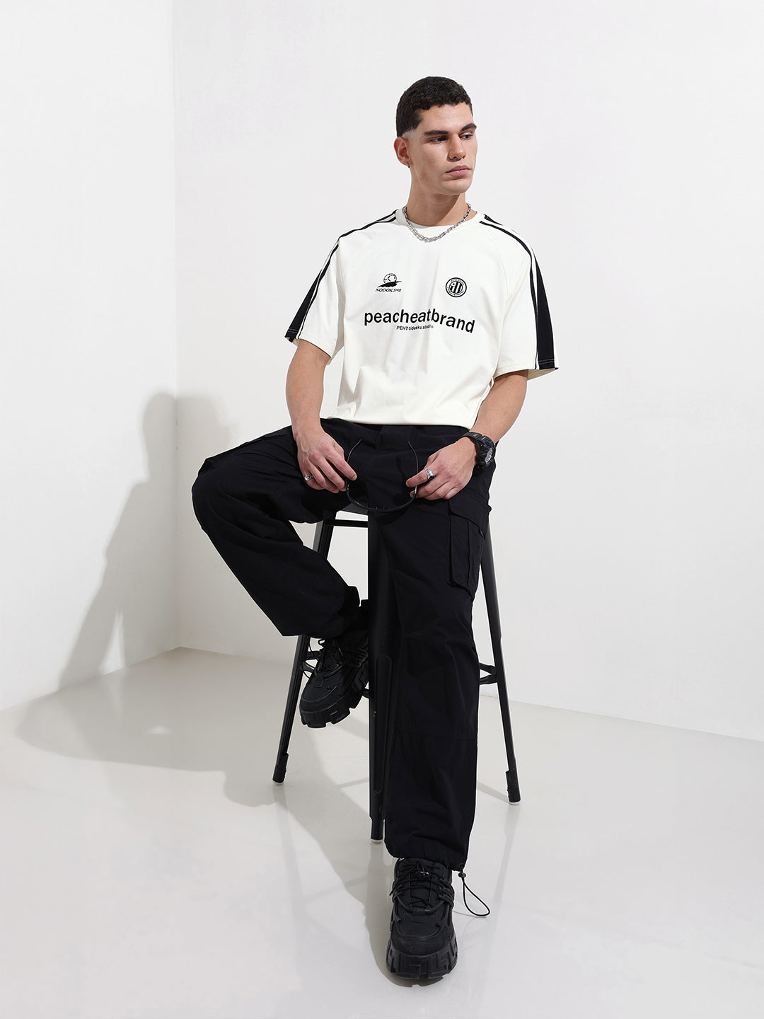 Men's Cream Relaxed Fit Graphic Street Wear T-Shirt