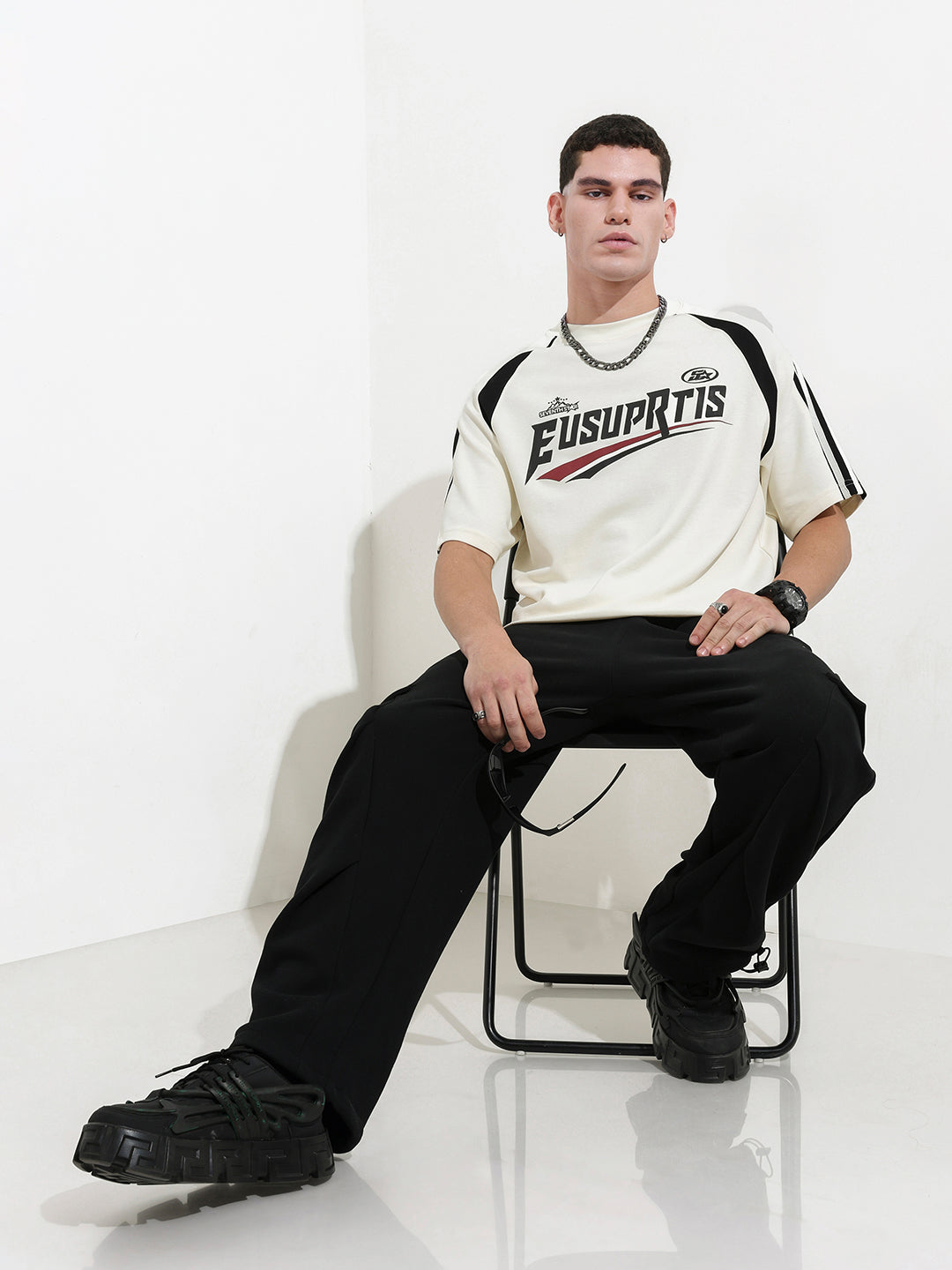 Men's Cream Relaxed Fit Graphic Street Wear T-Shirt