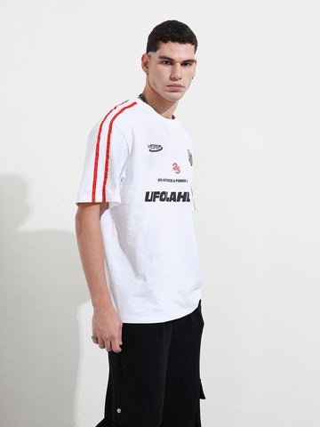 Men's White Relaxed Fit Graphic Street Wear T-Shirt