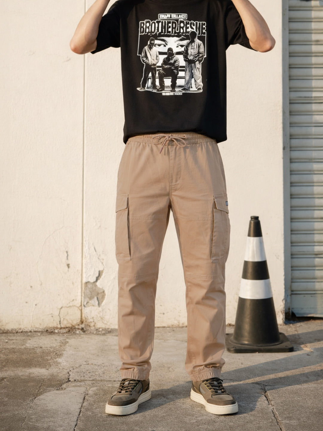 Men's Khaki Regular Fit Solid Utility Cargo
