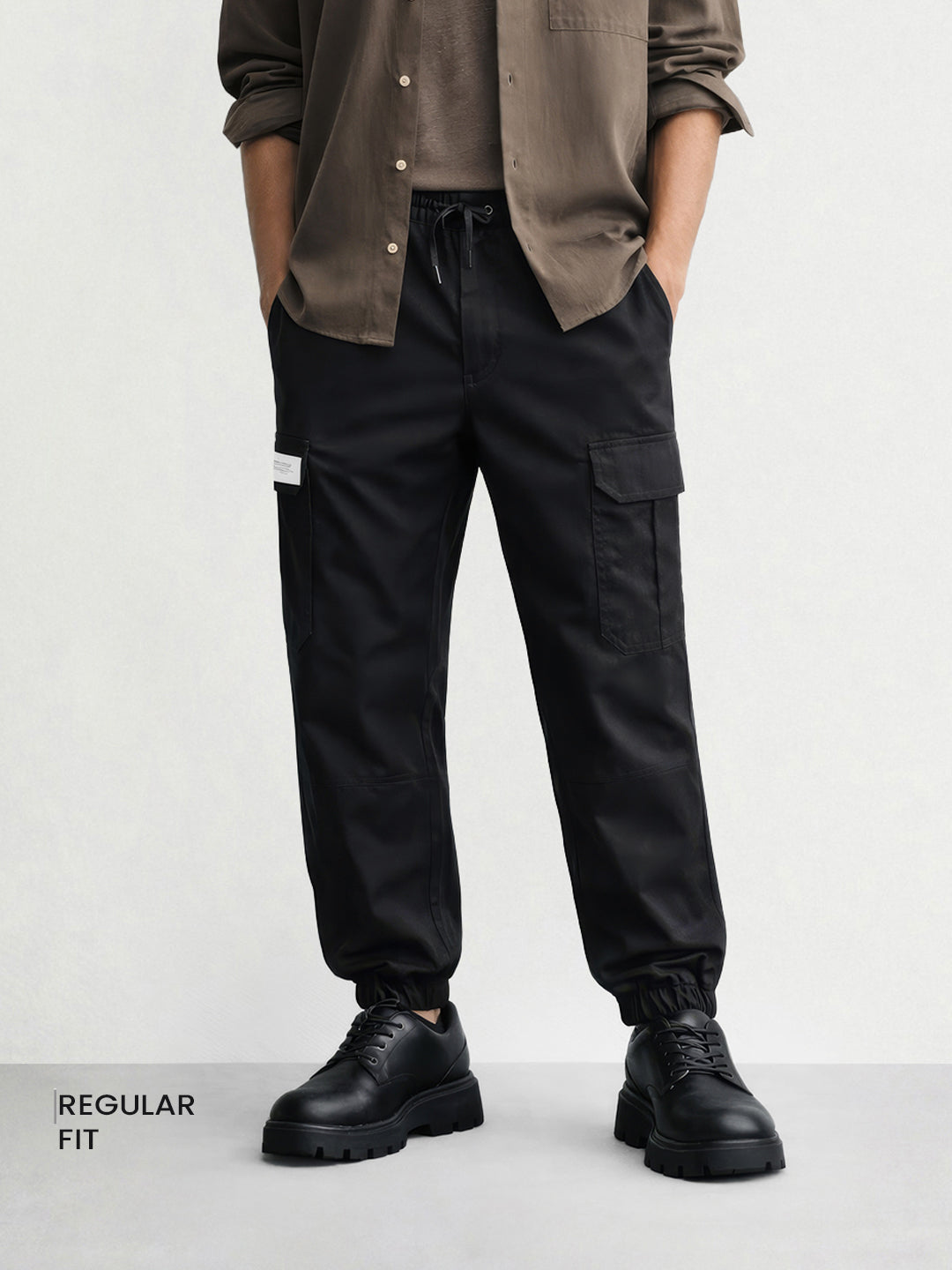 Men's Black Regular Fit Solid Utility Cargo