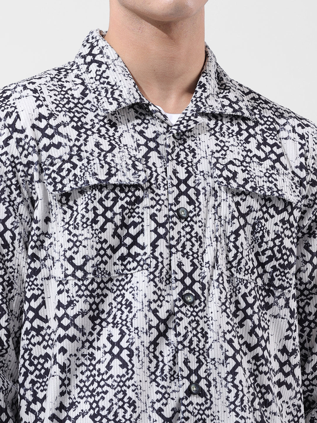 Men's Black White Regular Fit Printed Winter Shirt