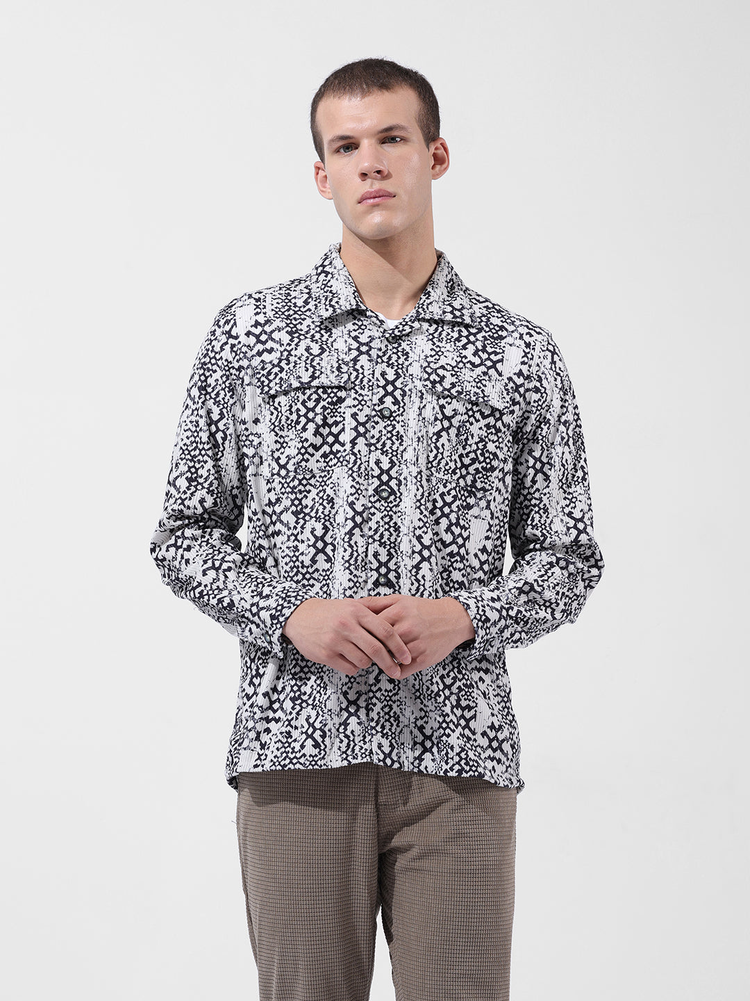 Men's Black White Regular Fit Printed Winter Shirt