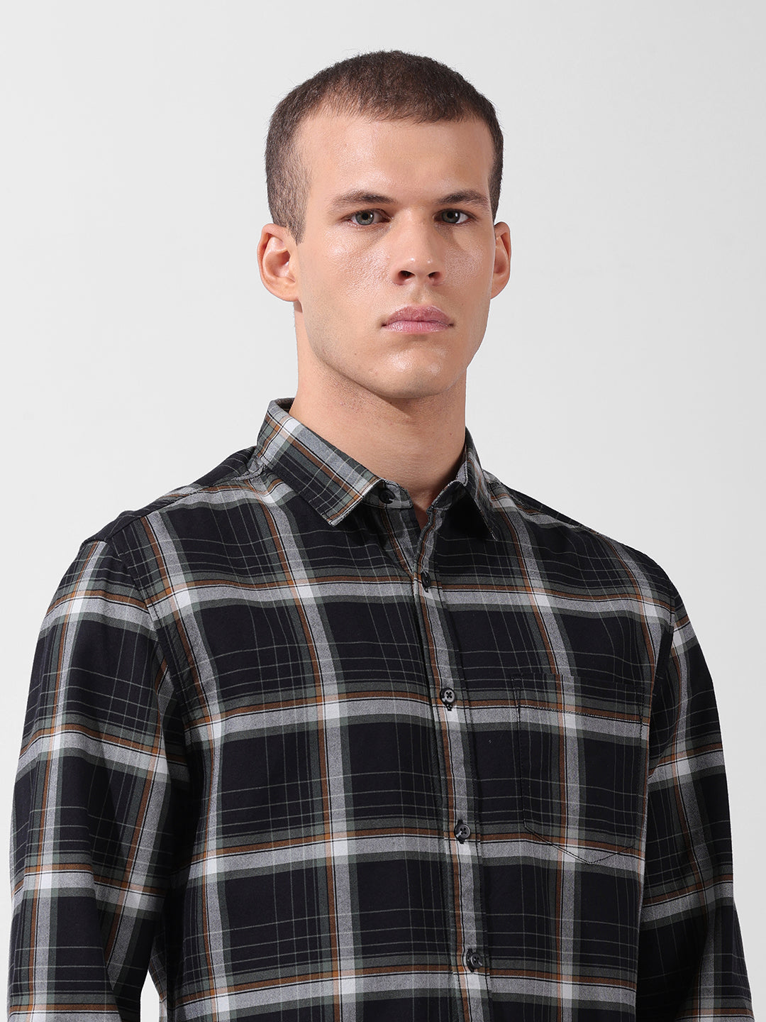 Men's Black Slim Fit Checked Casual Shirt