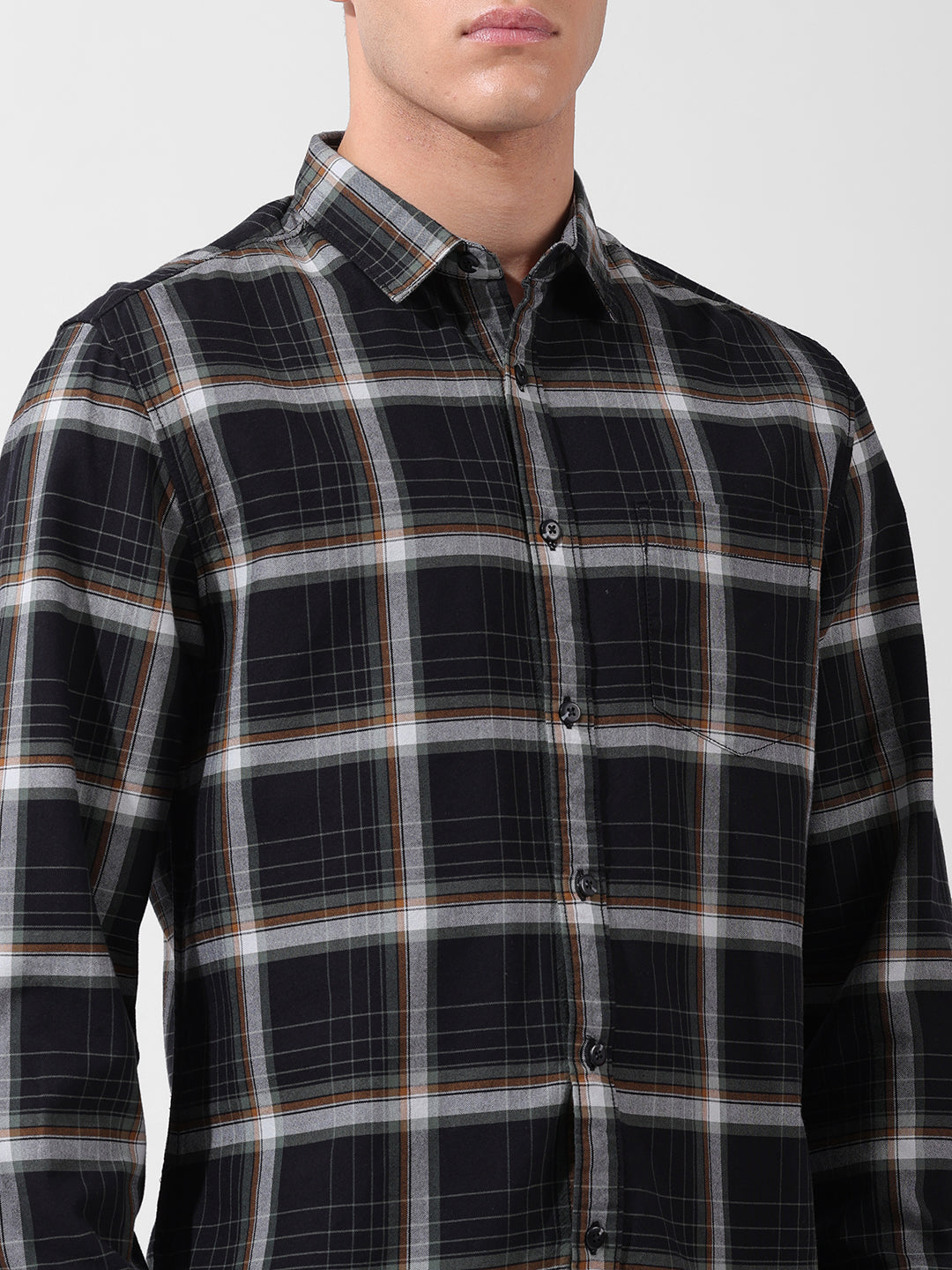 Men's Black Slim Fit Checked Casual Shirt