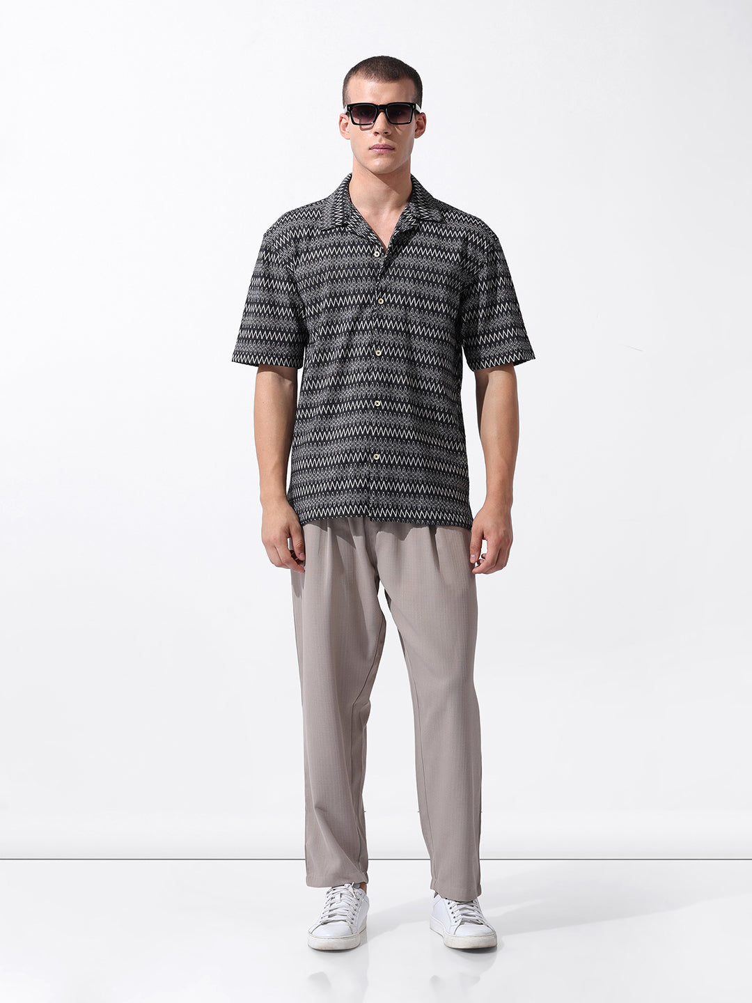 Men's Black Relaxed Fit Textured Textured Shirt