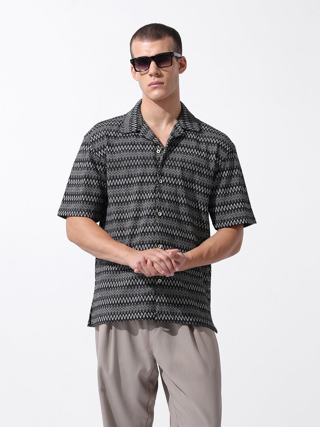 Men's Black Relaxed Fit Textured Textured Shirt