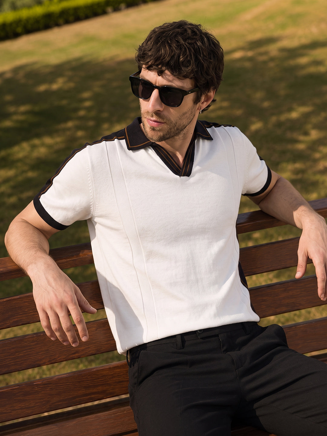 Men's White Slim Fit Colourblocked  Flat Knit Polos T-Shirt