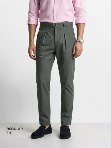 Men's Green Regular Fit Solid Casual Trousers