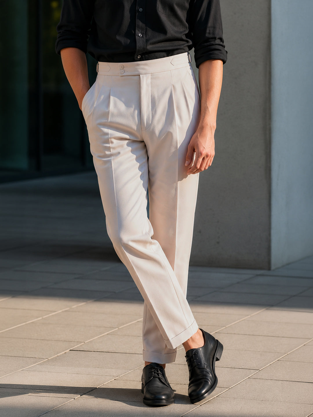 Men's Beige Regular Fit Solid Casual Trousers