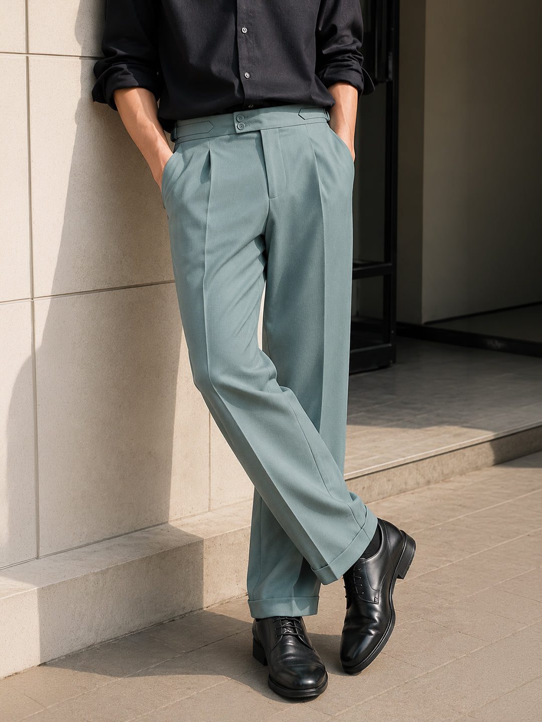 Men's Green Regular Fit Solid Casual Trousers