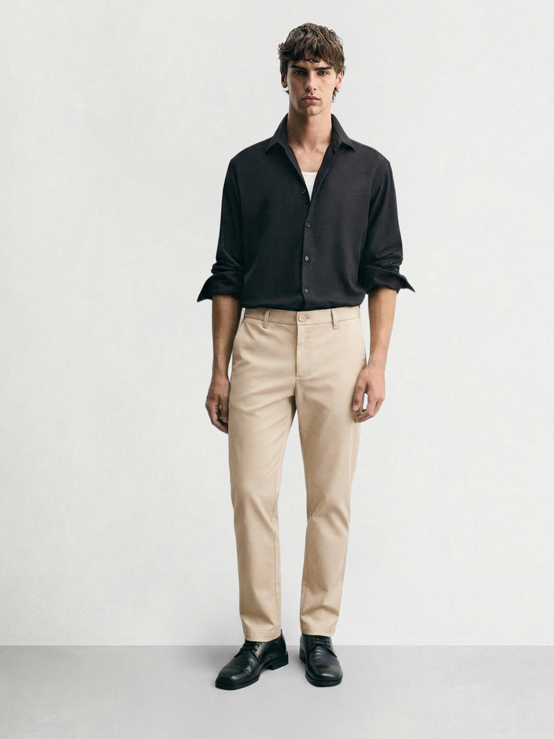 Men's Beige Relaxed Fit Solid Casual Trousers