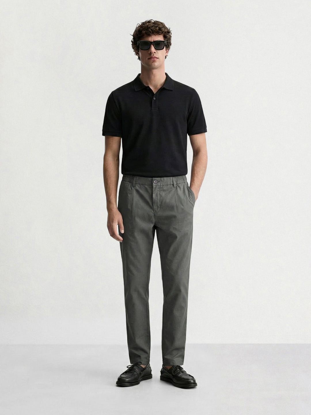 Men's Grey Relaxed Fit Solid Casual Trousers