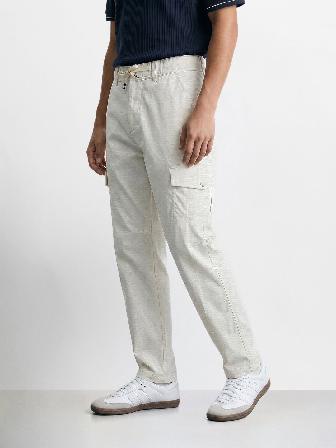 Men's White Relaxed Fit Solid Utility Joggers