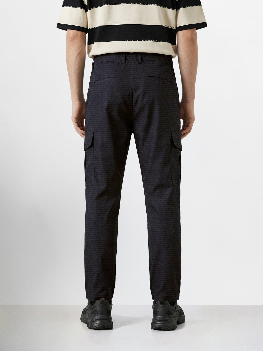 Men's Black Relaxed Fit Solid Utility Joggers